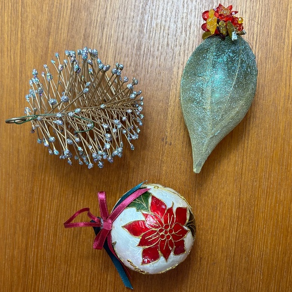 3 Pretty Christmas Ornaments - Picture 1 of 7